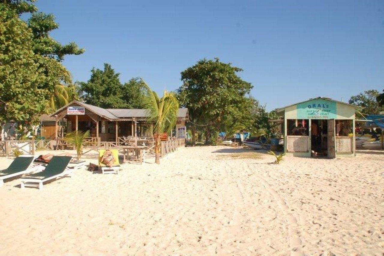 Hidden Paradise Resort Hotel Негрил Екстер'єр фото