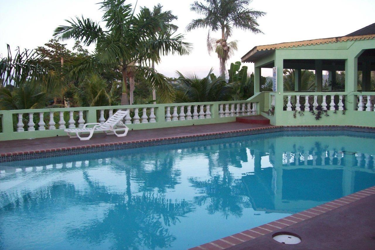 Hidden Paradise Resort Hotel Негрил Екстер'єр фото